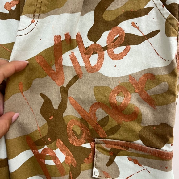 V.I.P. Camo Cargo Jogger Pants with Graffiti Print – Size Small - Picture 4 of 14
